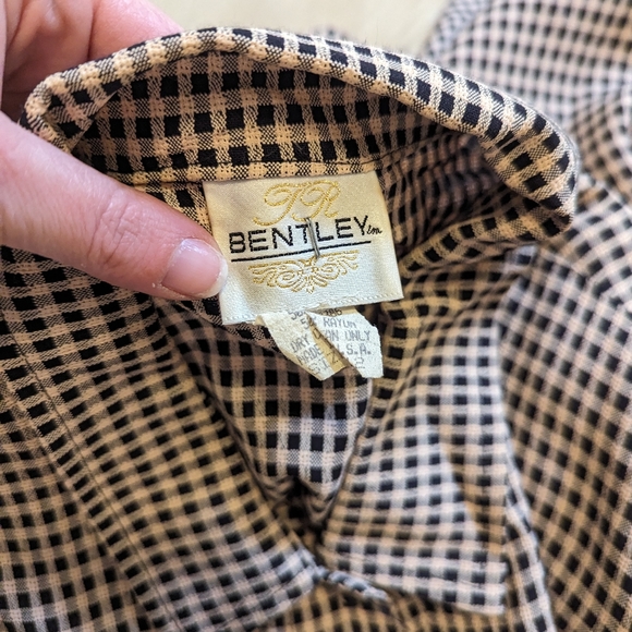 Vintage Bentley cream and black plaid slightly cropped button down size M - Picture 6 of 8